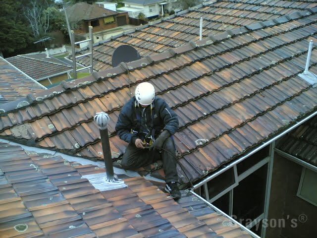 Cleaning roof valleys