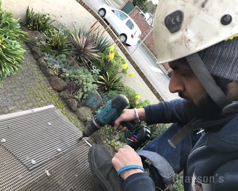 Installing gutter protection